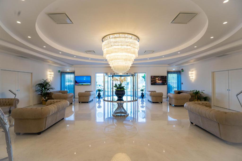 PM HOTEL