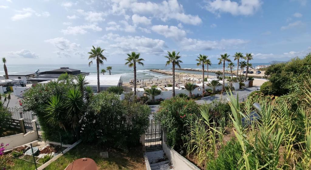 LA VILLA fronte SPIAGGIA BANDIERA BLU