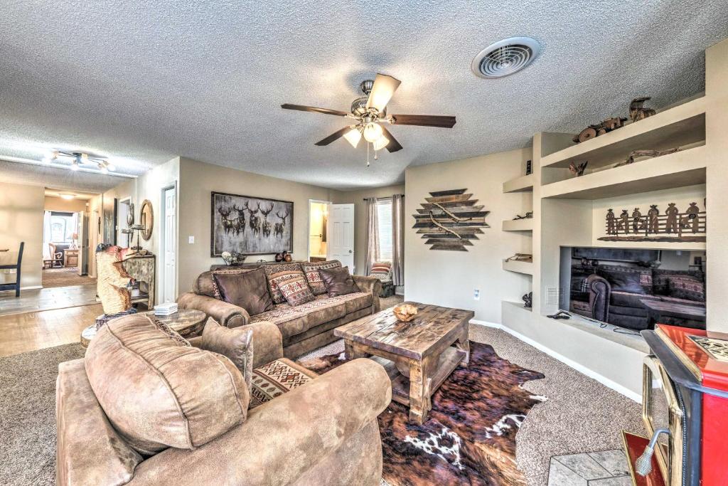 Ruidoso Home with Patio, Walk to Restaurants!