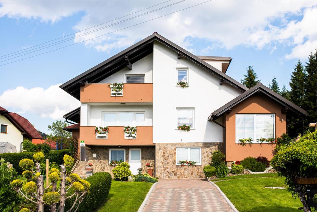 Apartma Tia 2