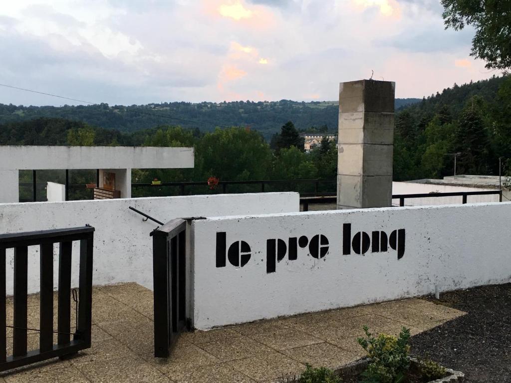 Studio 4p au pied du château de Murol