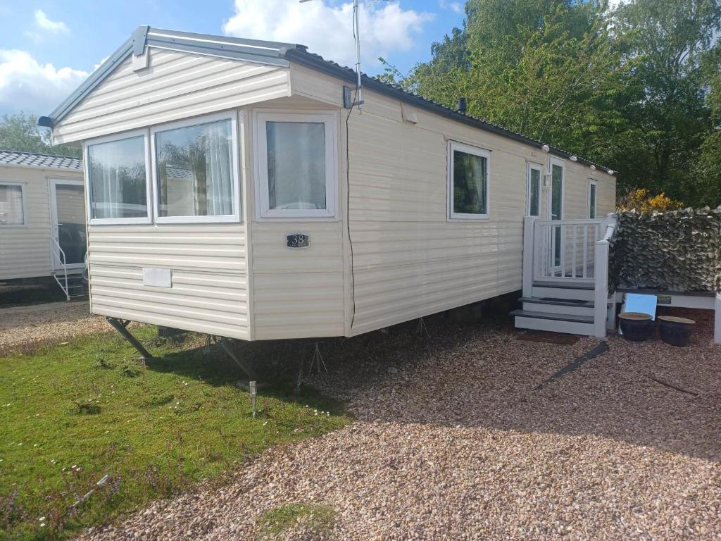 Daisy's luxury caravan at tattershall lakes
