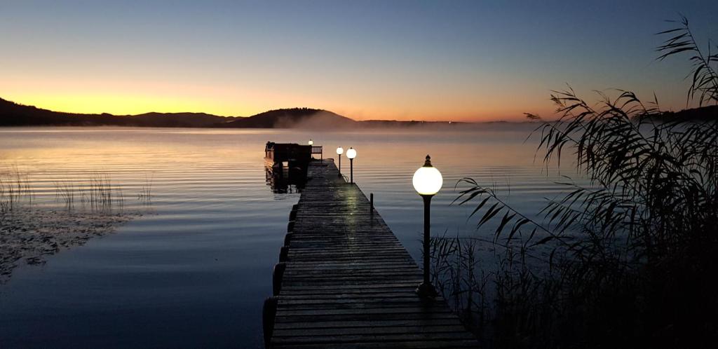 Kairos on the Lake