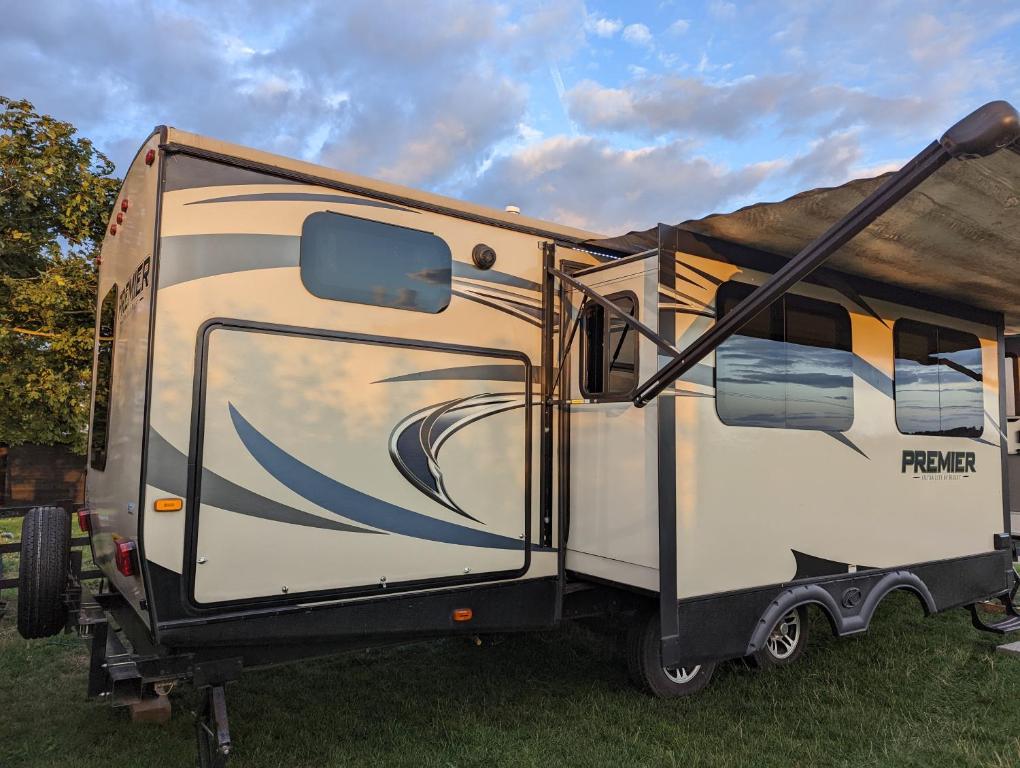 American Rv - Dog friendly - Peaceful location