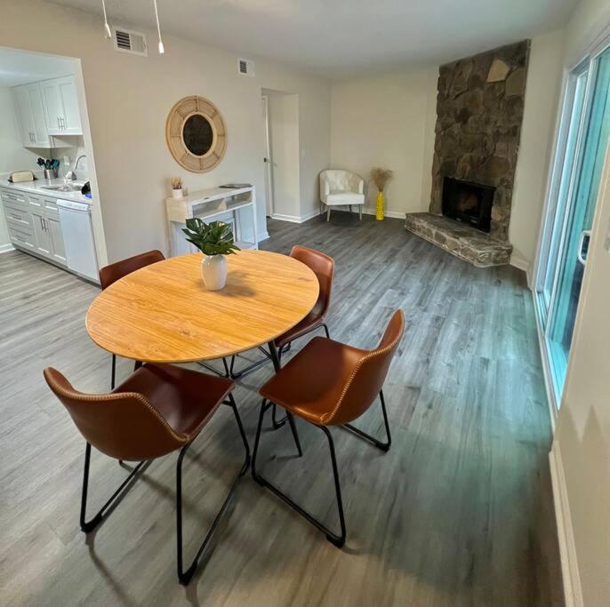 Charming House in the heart of Roswell, GA!
