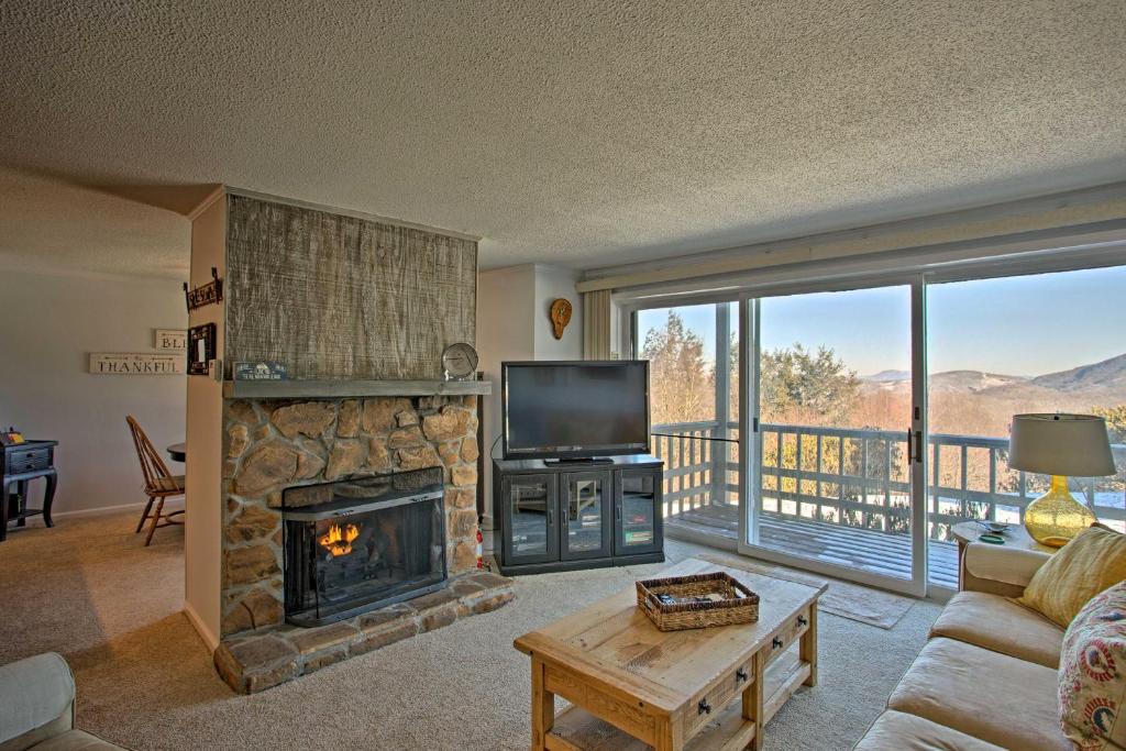 Banner Elk Condo with Views - Near Skiing and Hiking!