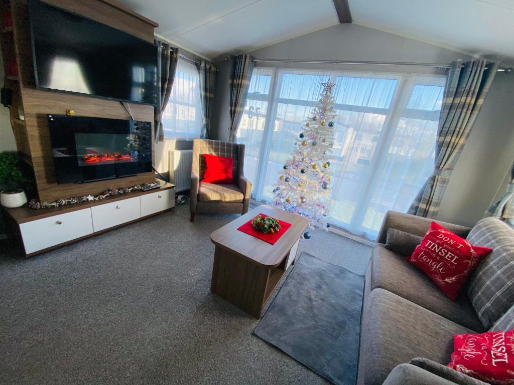 RJ Luxury Caravan Hire With Hot Tub