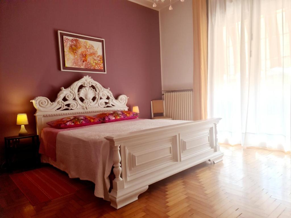 V.home