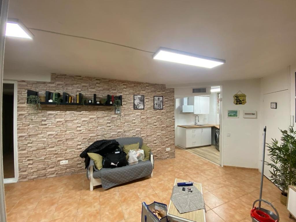 Piso delante de la playa La Pineda con 2 habitaciones