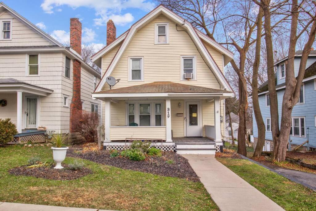 Charming Cuse home close to downtown & university