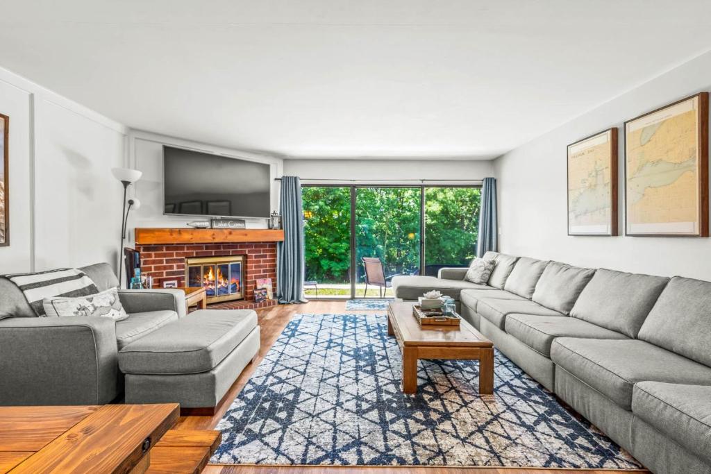 Modern Lake Geneva Condo with Year-Round Views