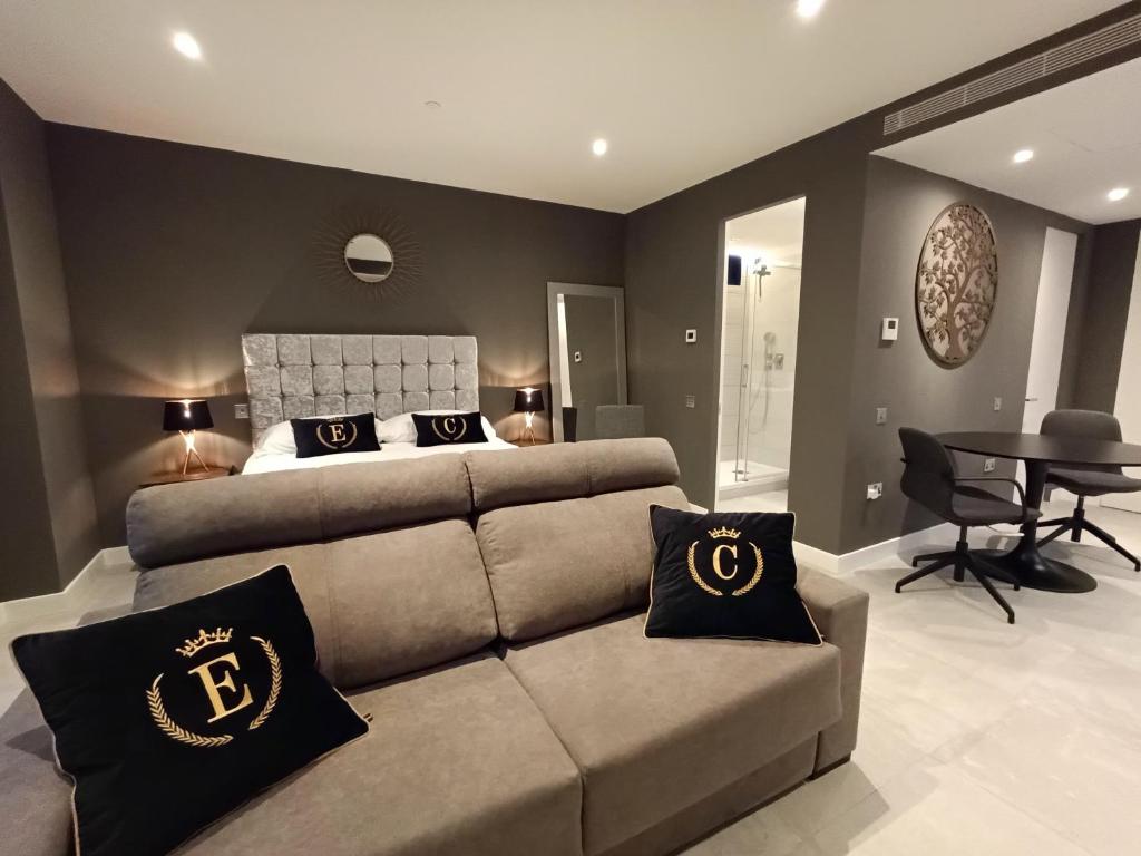 BRAND NEW-Studio Apartment in EuroCity Carrara with Pool-Rock View-Balcony-Free Parking-Gibraltar City