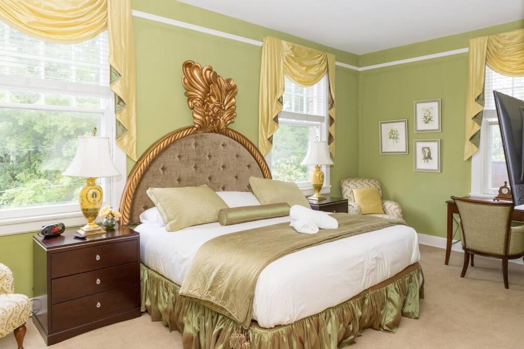 Lovely Studio Across from Duke & Close to Downtown