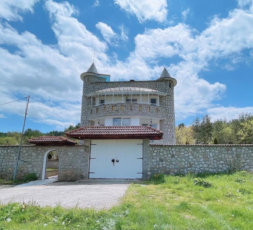 Къща за гости Замък Никола