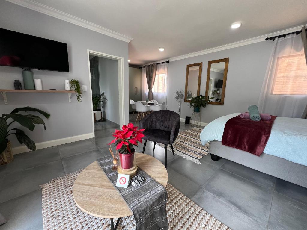 Olive Tree Private Courtyard Suite Menlyn Maine