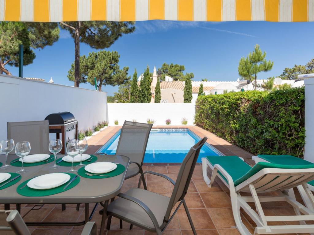 Holiday Home V2 Garrão 650m from the beach by Interhome
