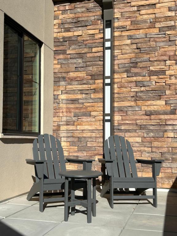Studio With Patio- Downtown Golden