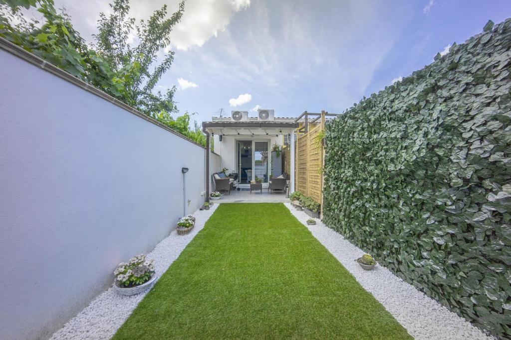 Sun&Garden Flat
