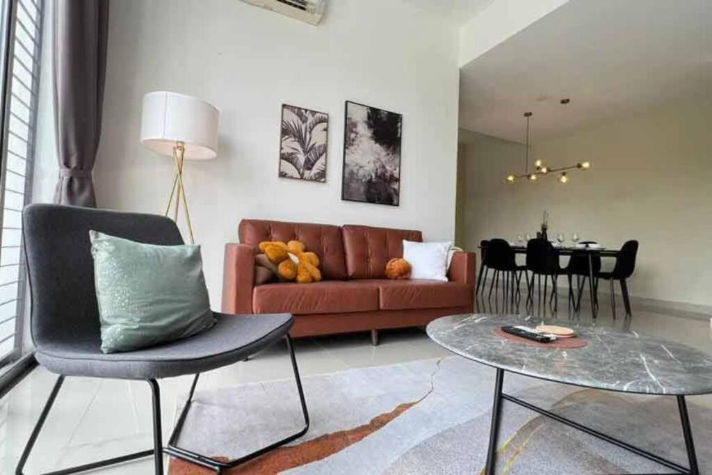Spacious Townvilla - 10pax