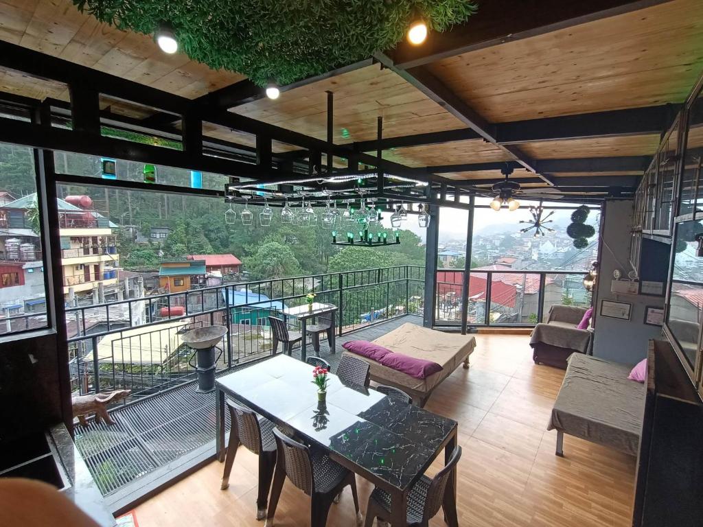 Holyghost Veranda Baguio Transient Guest House 42 step rooftop