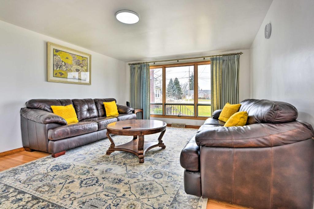 Vacation Rental about 8 Mi to KeyBank Center!