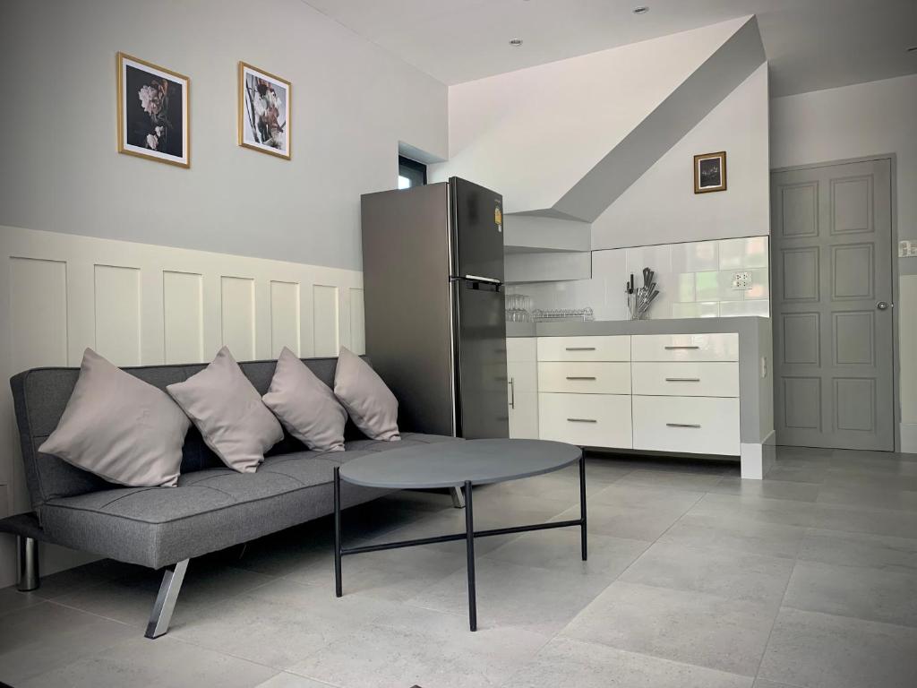 Island House Rentals 26