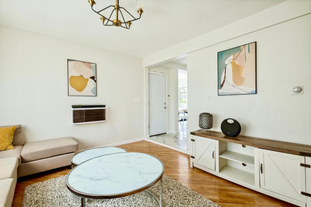 Premium 4BD Townhouse in Manhattan Beach
