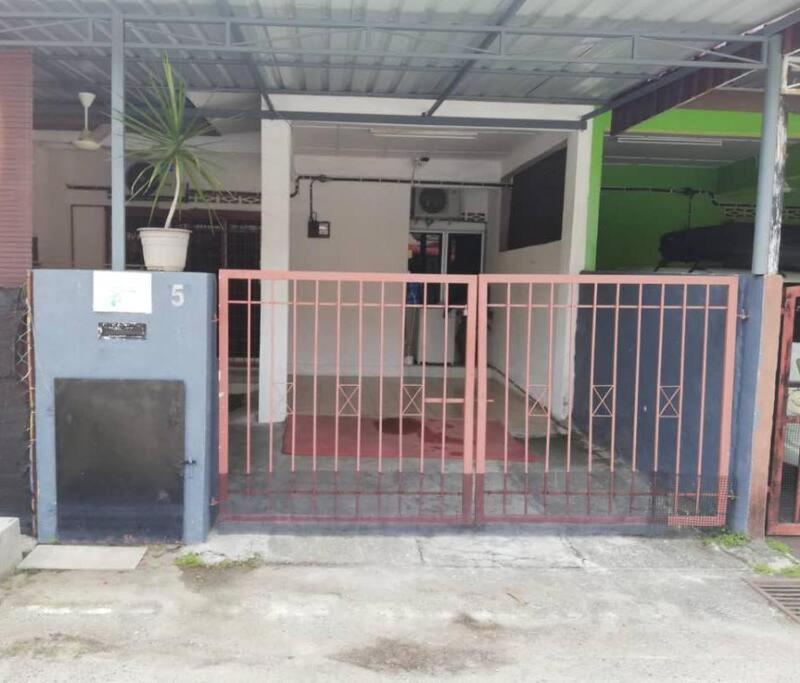 D'Haja 5 KLIA Sepang with Free Wi-Fi & 3 Airconds