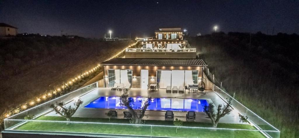 Top Villas private swimming pool