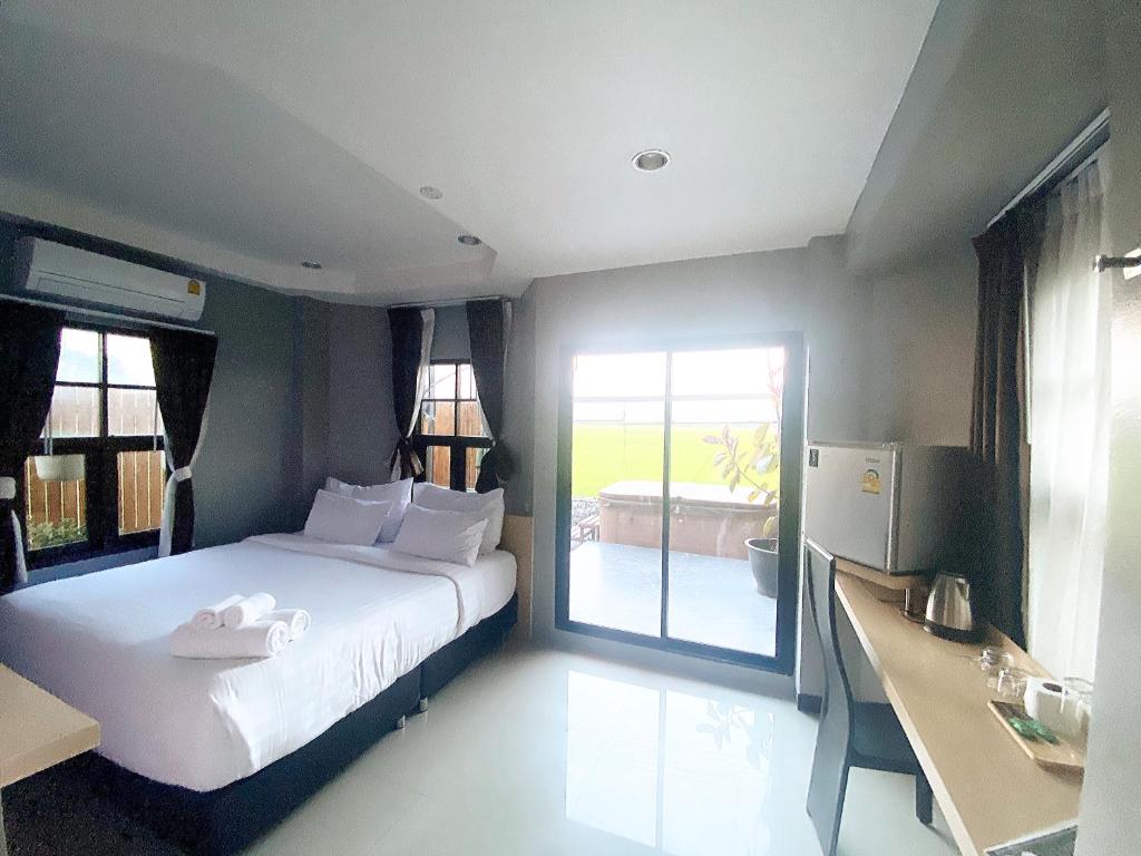 Maze Pool Villa Resort