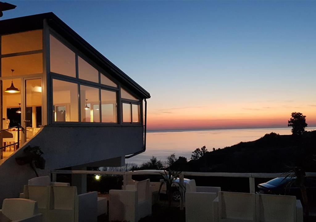 HOTEL MERCURIO SUL MARE - Fish restaurant and private beach