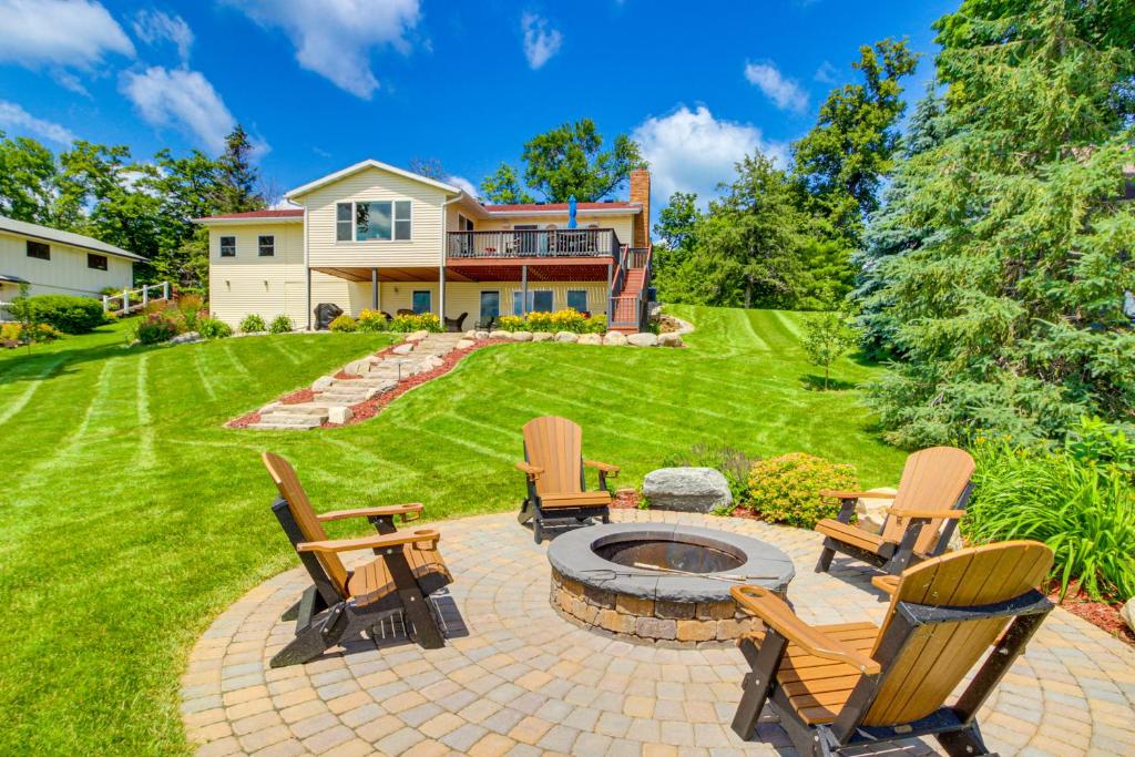 Lakeside Alexandria Retreat with Deck and Boat Dock!