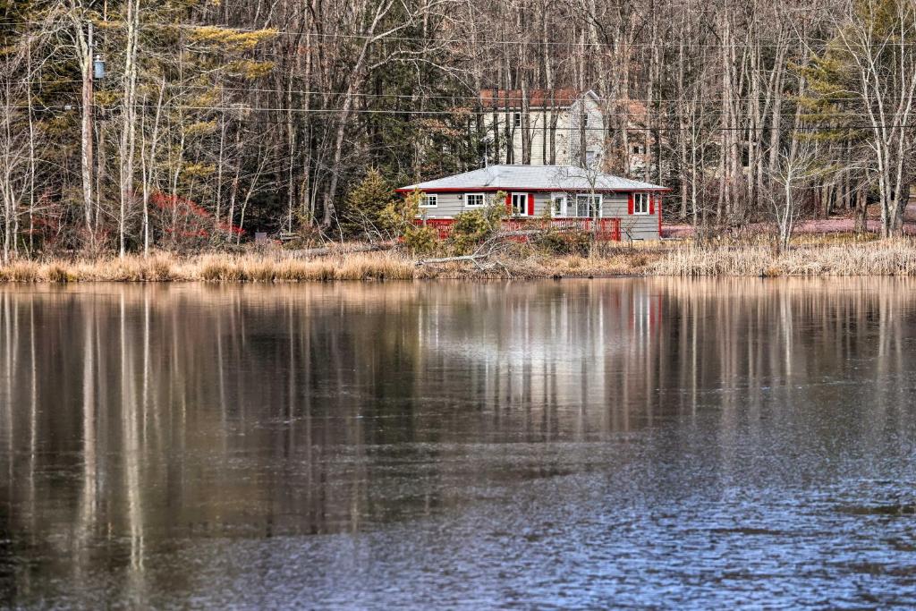 White Haven Lakeside Home with Kayaks and Fireplace!