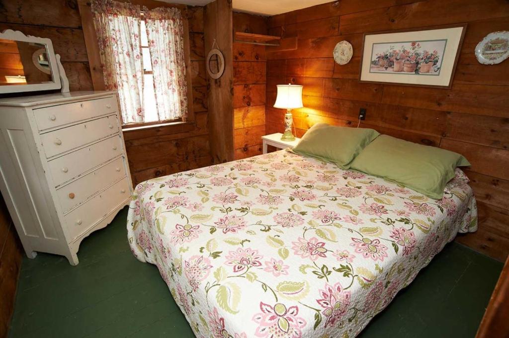 Cottage Place on Squam Lake Lodge